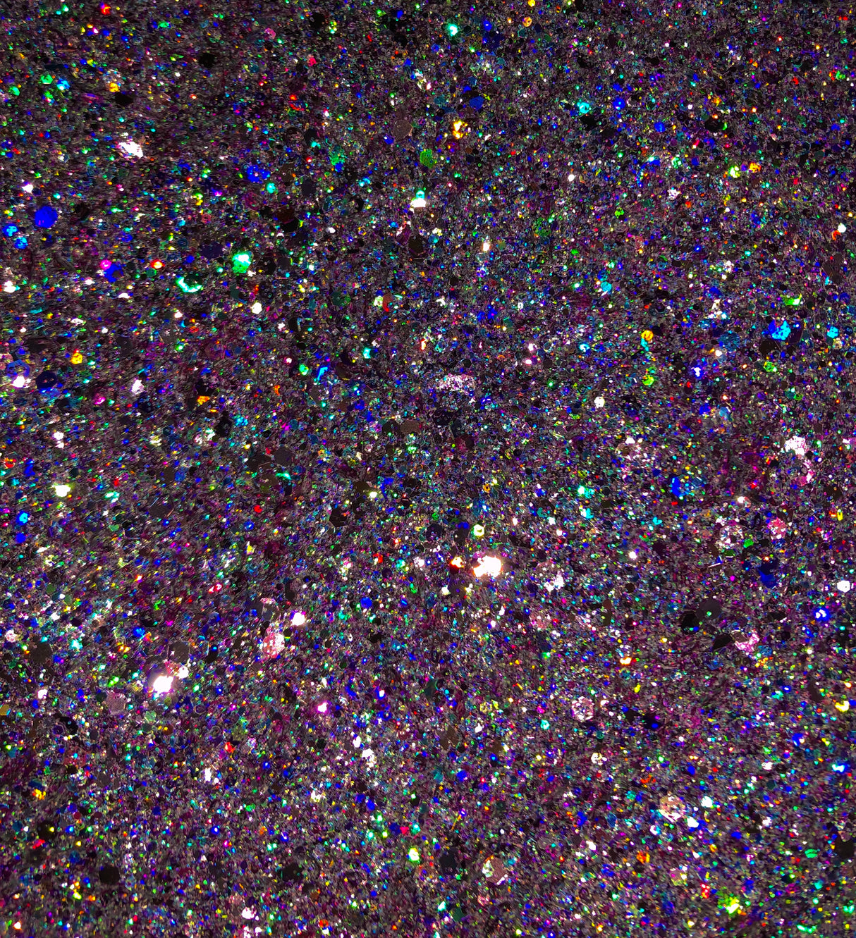 Rich Auntie | Holographic Glitter Eyeshadow with Pink and Lavender Hues