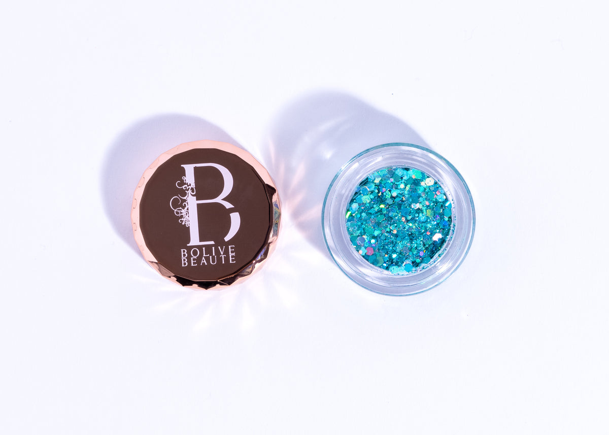 Crazy Girl turquoise glitter eyeshadow by Bolive Beauté