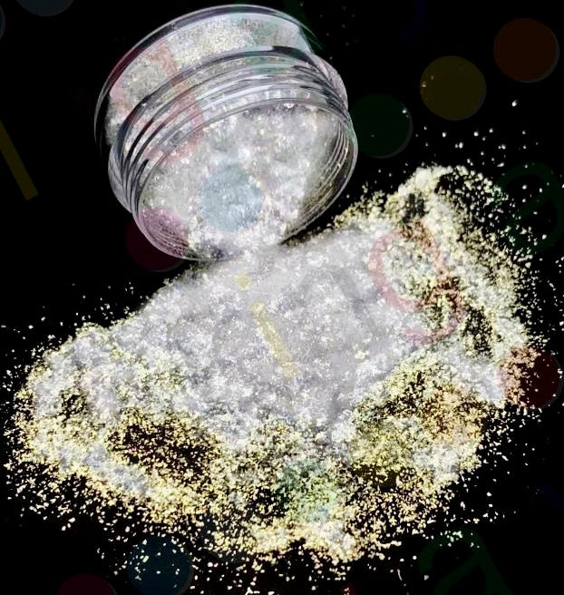 Double Take iridescent white gold loose eyeshadow pigment by Bolive Beauté